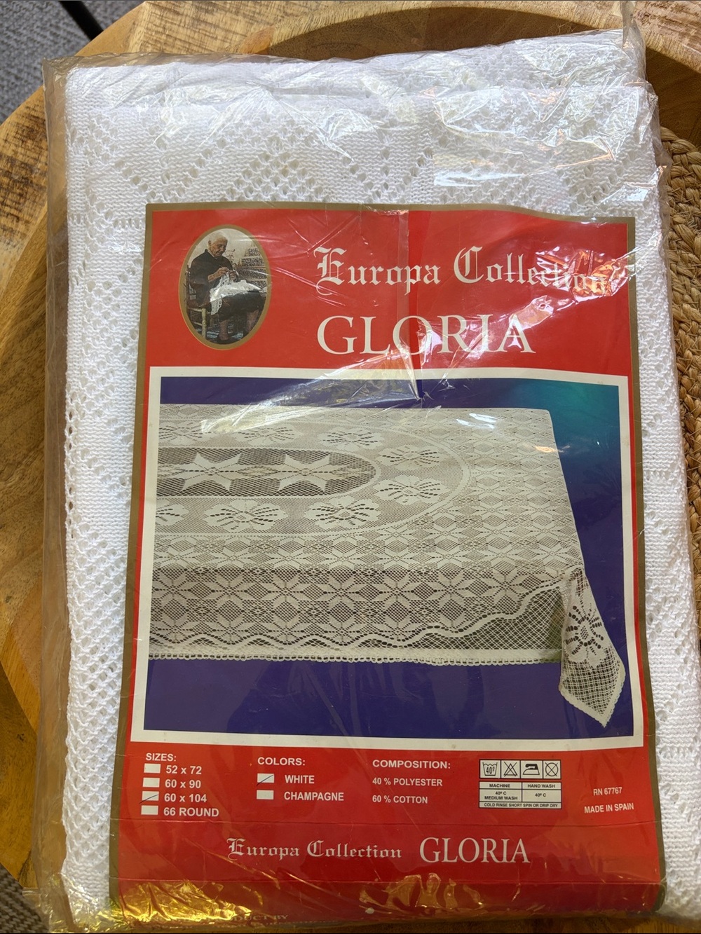 NIP Vintage Europa Collection Gloria Spanish Lace Tablecloth White size 60X104